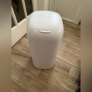 Diaper genie